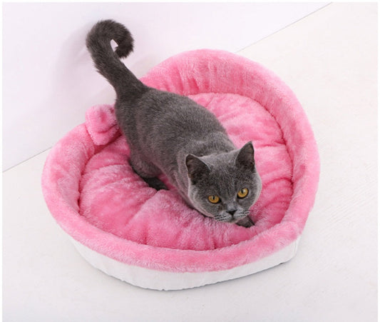 KFX-7694013 Cozy Heart-Shaped Pet Bed for Cats and Dogs - Soft Warm Cushion Nest for Puppies and Kittens
