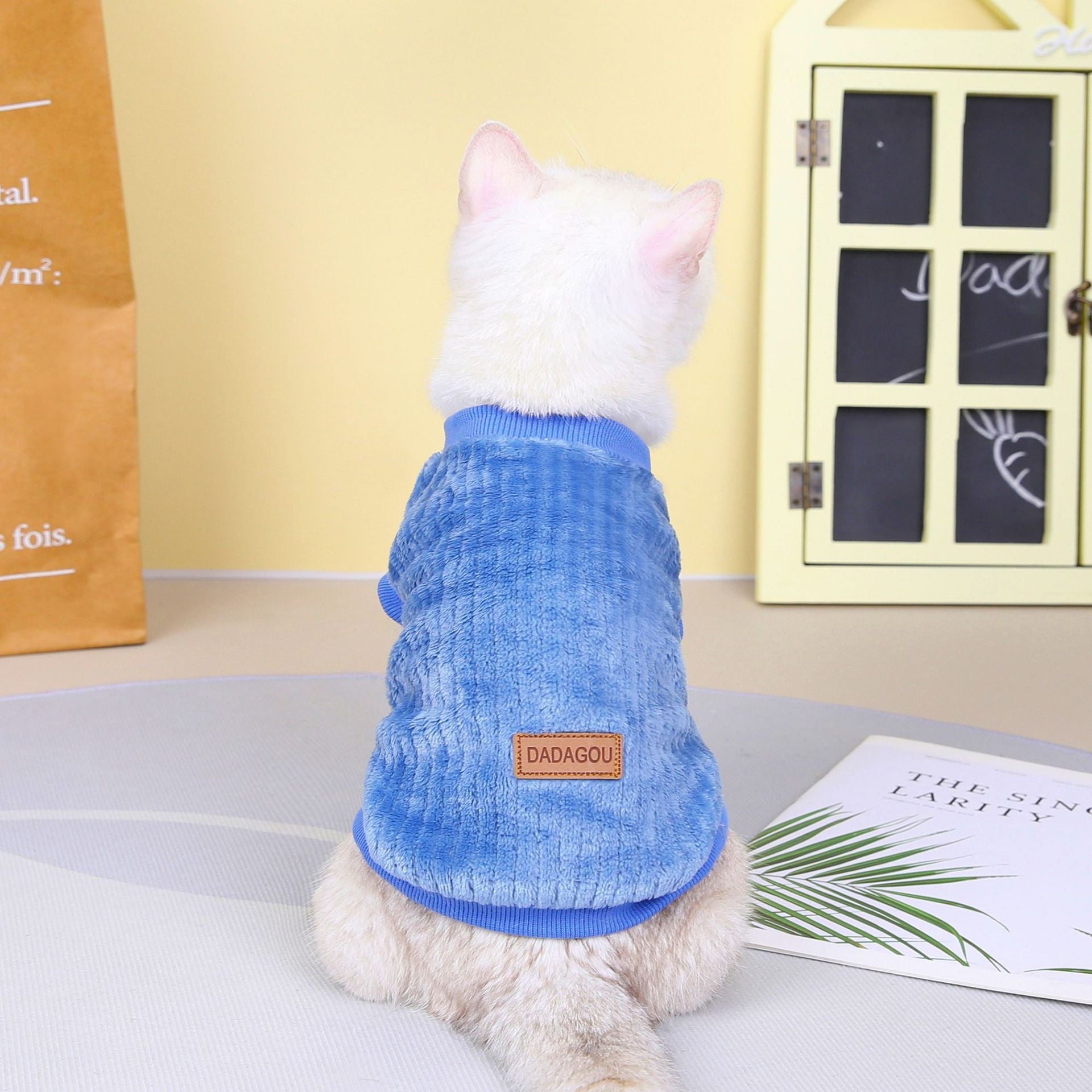 KFX-7700797 Cozy Polyester Pet Sweater for Dogs and Cats - Comfortable Leisure Style