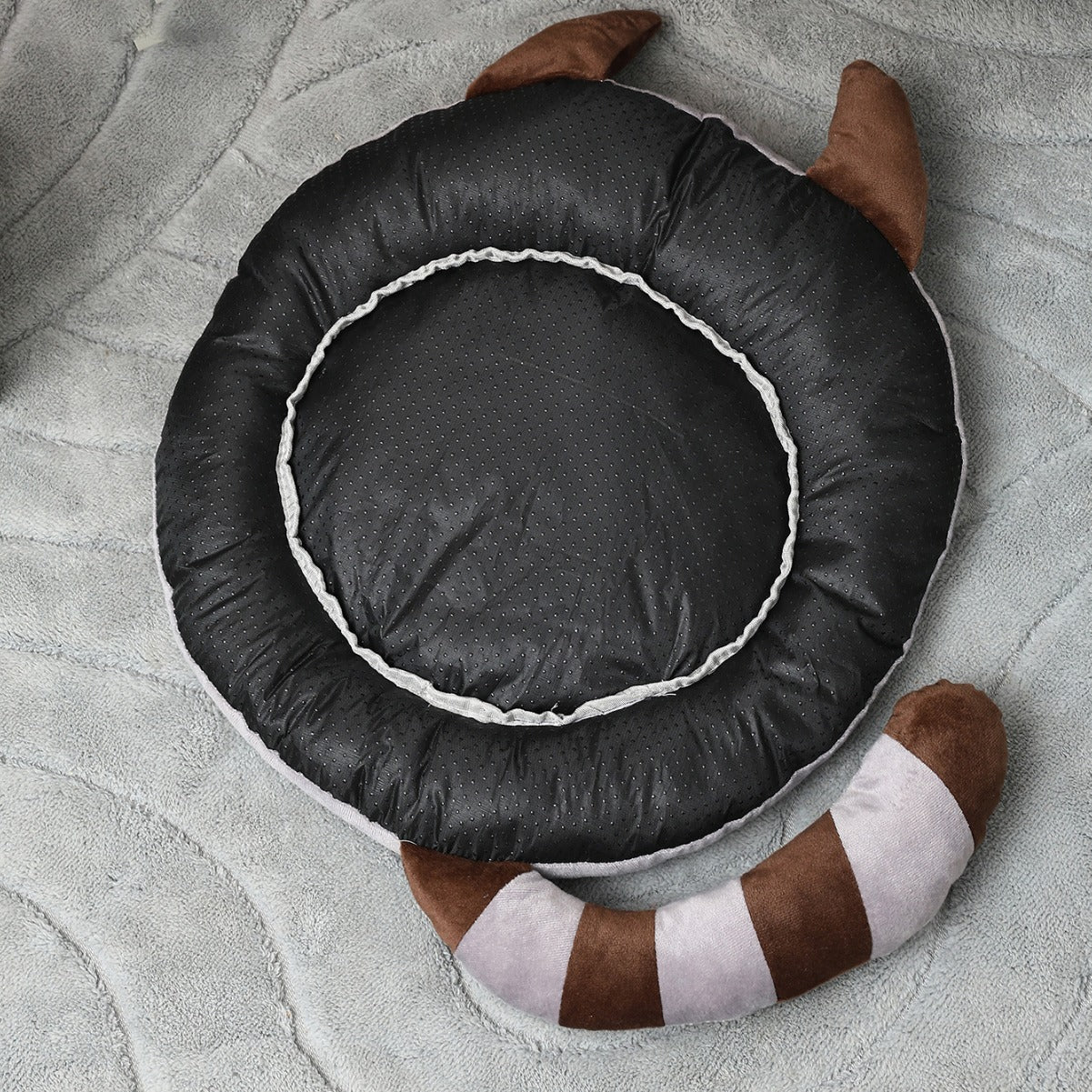 KFX-7732541 Warm and Soft Pet Bed for Cats - Cozy Indoor Kennel with Cloth Material