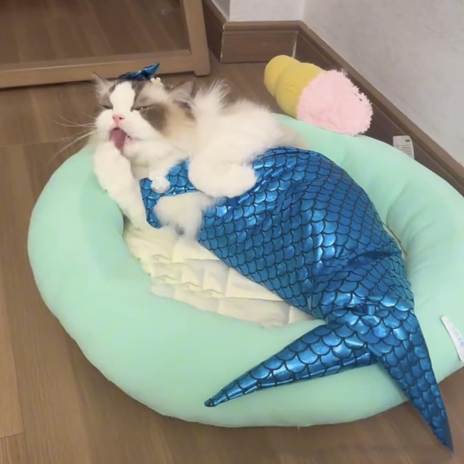 KFX-7787965 Pet Mermaid Fishtail Costume for Cats and Dogs - Cute Underwater Dress for Playtime and Photos