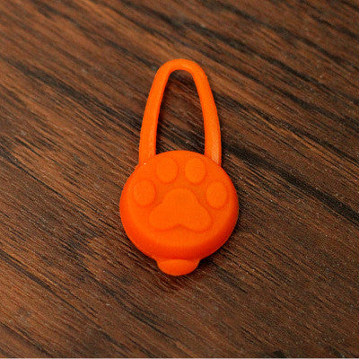KFX-7797309 Silicone Luminous Pendant for Pets - Night Safety Light for Dogs and Cats