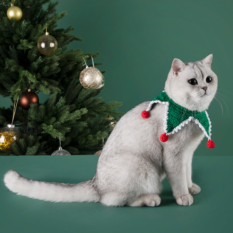 KFX-7854397 Cozy Knitted Cat and Dog Scarves with Geometric Patterns in Red and Green