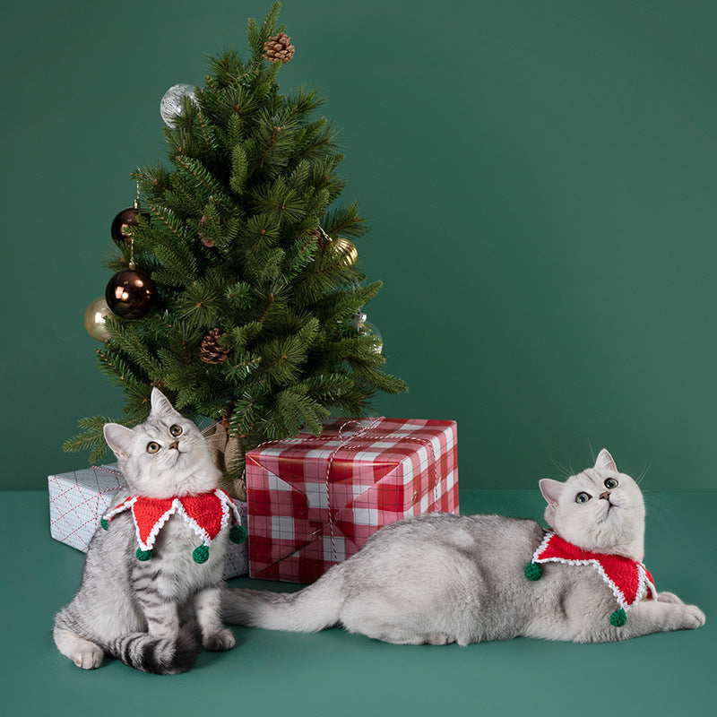 KFX-7854397 Cozy Knitted Cat and Dog Scarves with Geometric Patterns in Red and Green