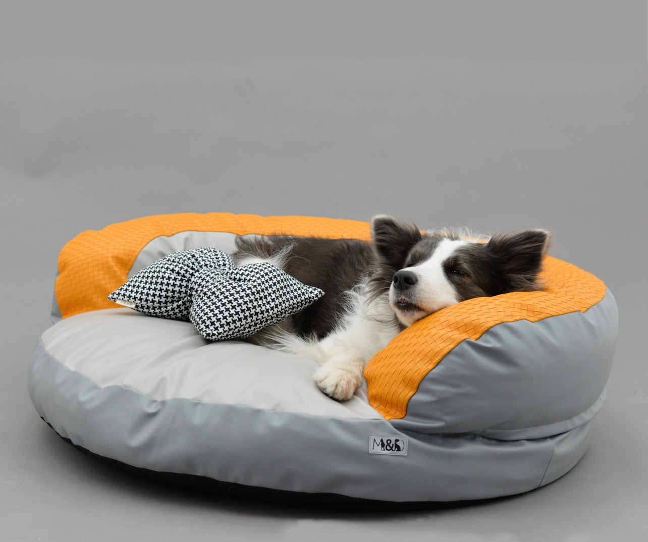 KFX-7863613 Removable and Washable Dog and Cat Kennel with Embroidered Characters in Various Stylish Colors