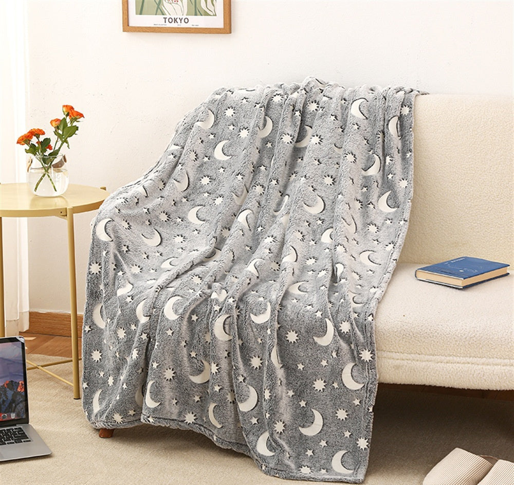 KFX-7866173 Cozy Flannel Glow-in-the-Dark Blanket for Comfortable Naps in Fun Designs
