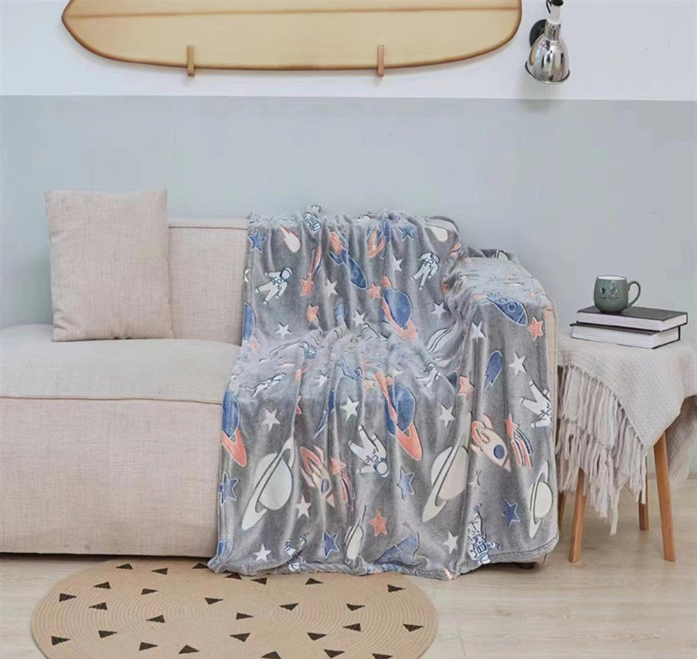 KFX-7866173 Cozy Flannel Glow-in-the-Dark Blanket for Comfortable Naps in Fun Designs