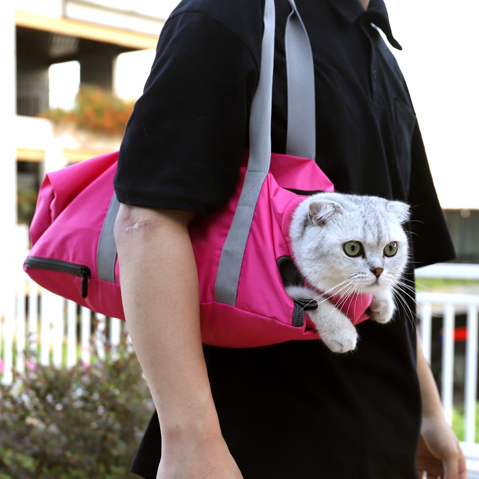 KFX-7883069 Double-Lined Pet Travel Bag - Soft Polyester, Anti-Scratch & Bite, 5L Capacity, Dark Gray/Rose Red