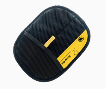KFX-7936445 Pet Hair Removal Gloves for Home Grooming and Cleaning - 24x16cm Mesh and Brushed Fabric in Black/Yellow