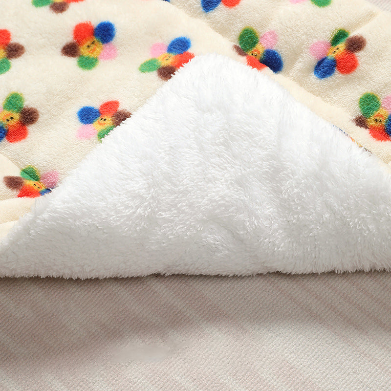 KFX-7986749 Coral Fleece Pet Blanket for Dogs and Cats - Warm and Cozy Mat for All Sizes