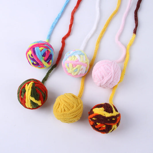 KFX-8043325 Colorful Plush Cat Self-Relieving Toy Ball with Tail - 5cm Diameter