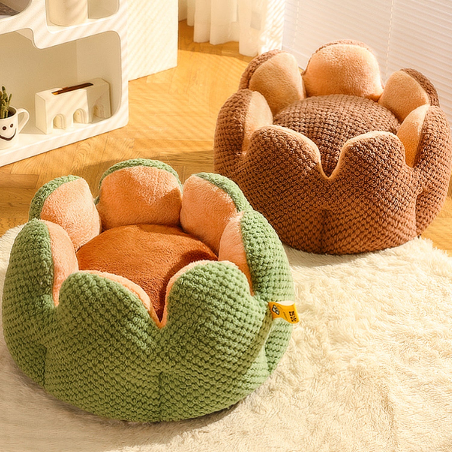 KFX-8080701 Cactus Petal Shape Soft Plush Pet Bed for Cats and Small Dogs, Warm Sleeping Nest with Non-Slip Base, Machine Washable