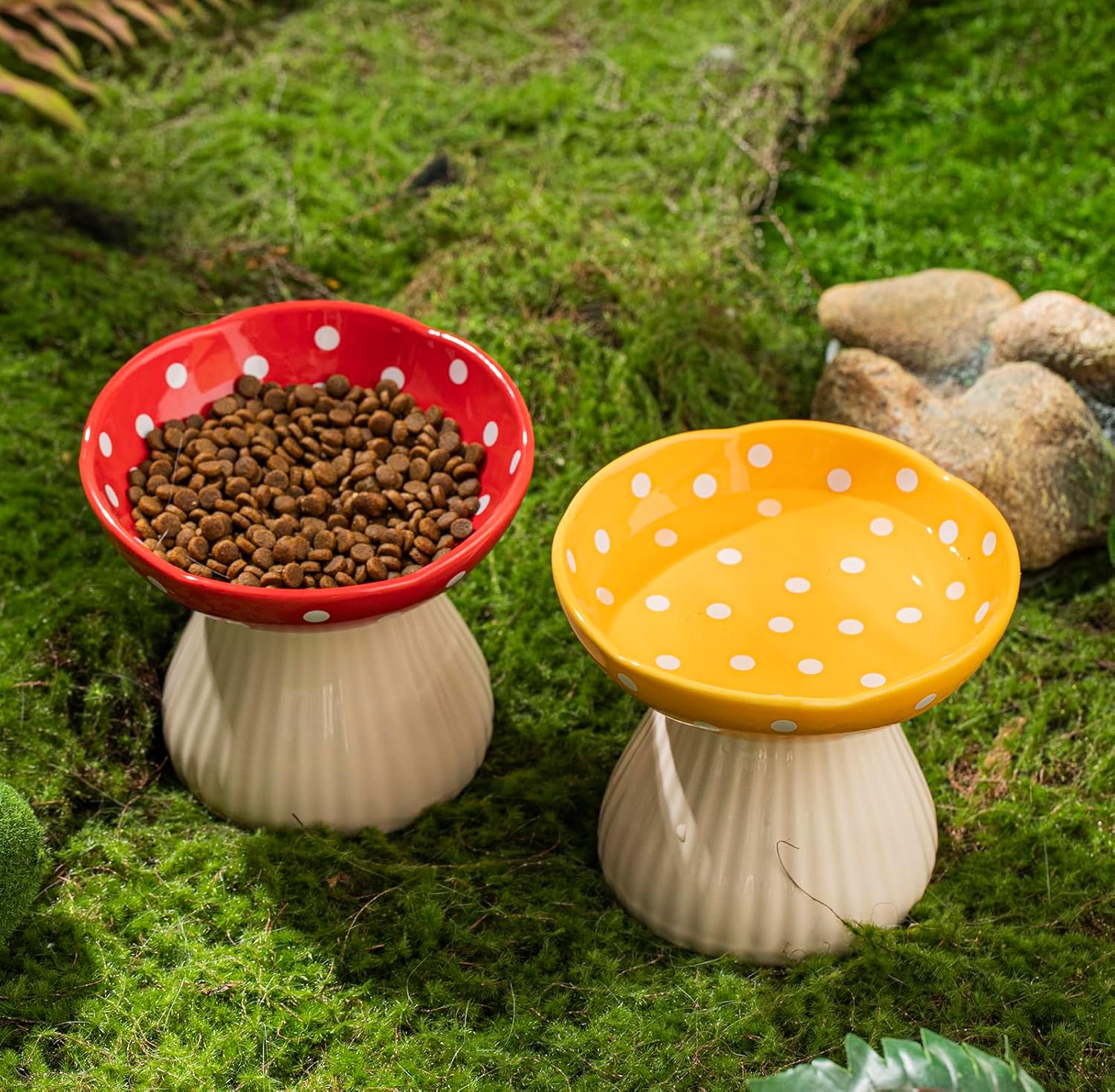 KFX-8090429 Mushroom-Shaped Cat Bowl in Cute Polka Dot Design with Safe Ceramic Material for Small Pets