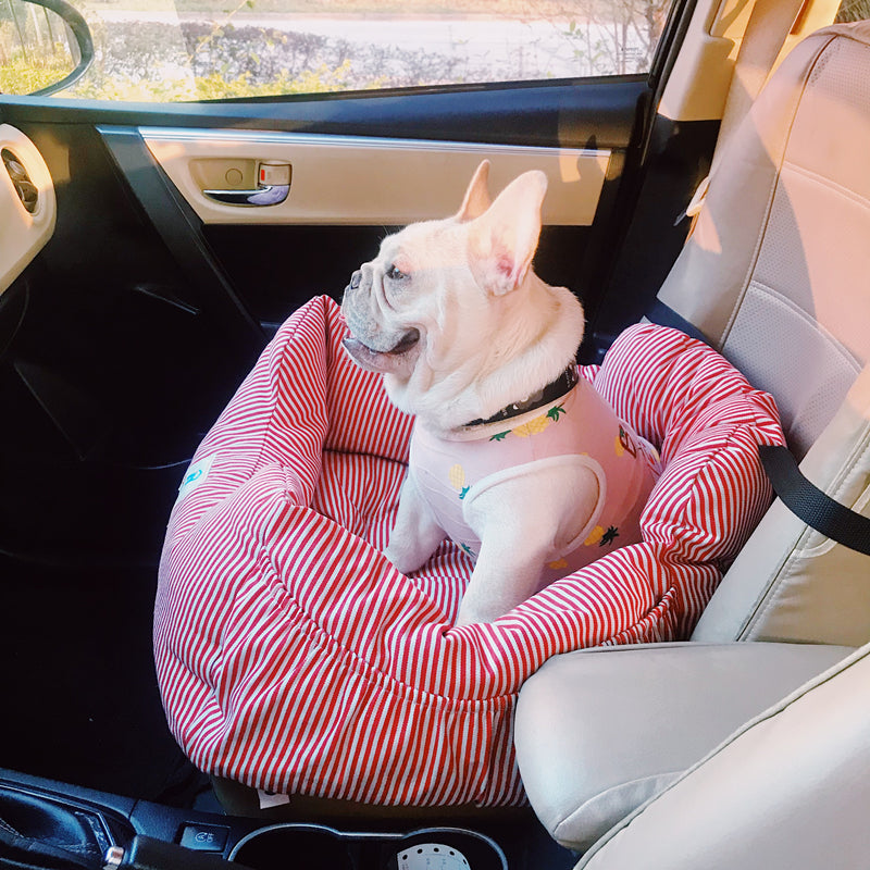KFX-8106685 Red and Blue Striped Travel Car Seat Cushion for Small Dogs, Suitable for Most Cars and SUVs, 55x50x30cm
