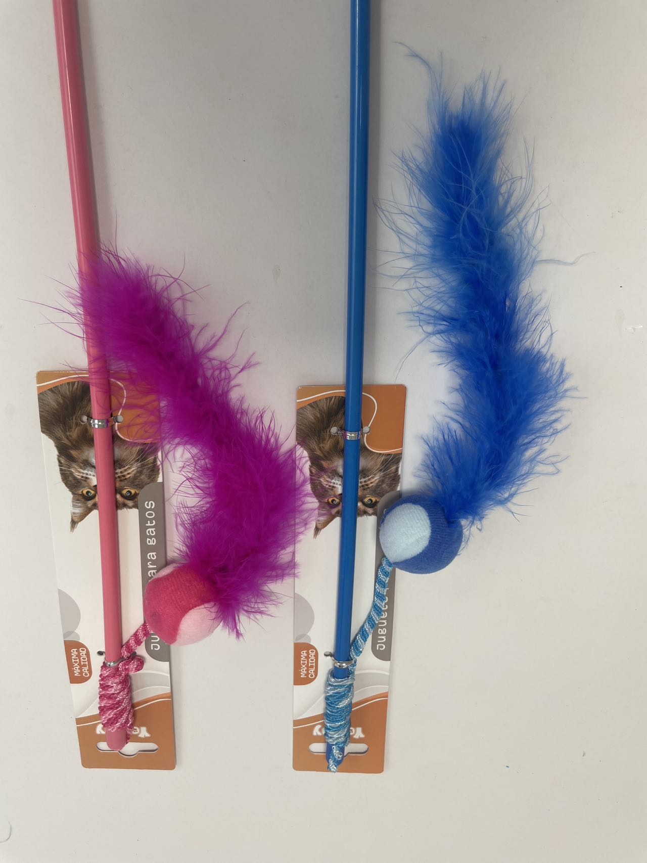 KFX-8111037 Feather Cat Teaser with Small Ball for Interactive Play