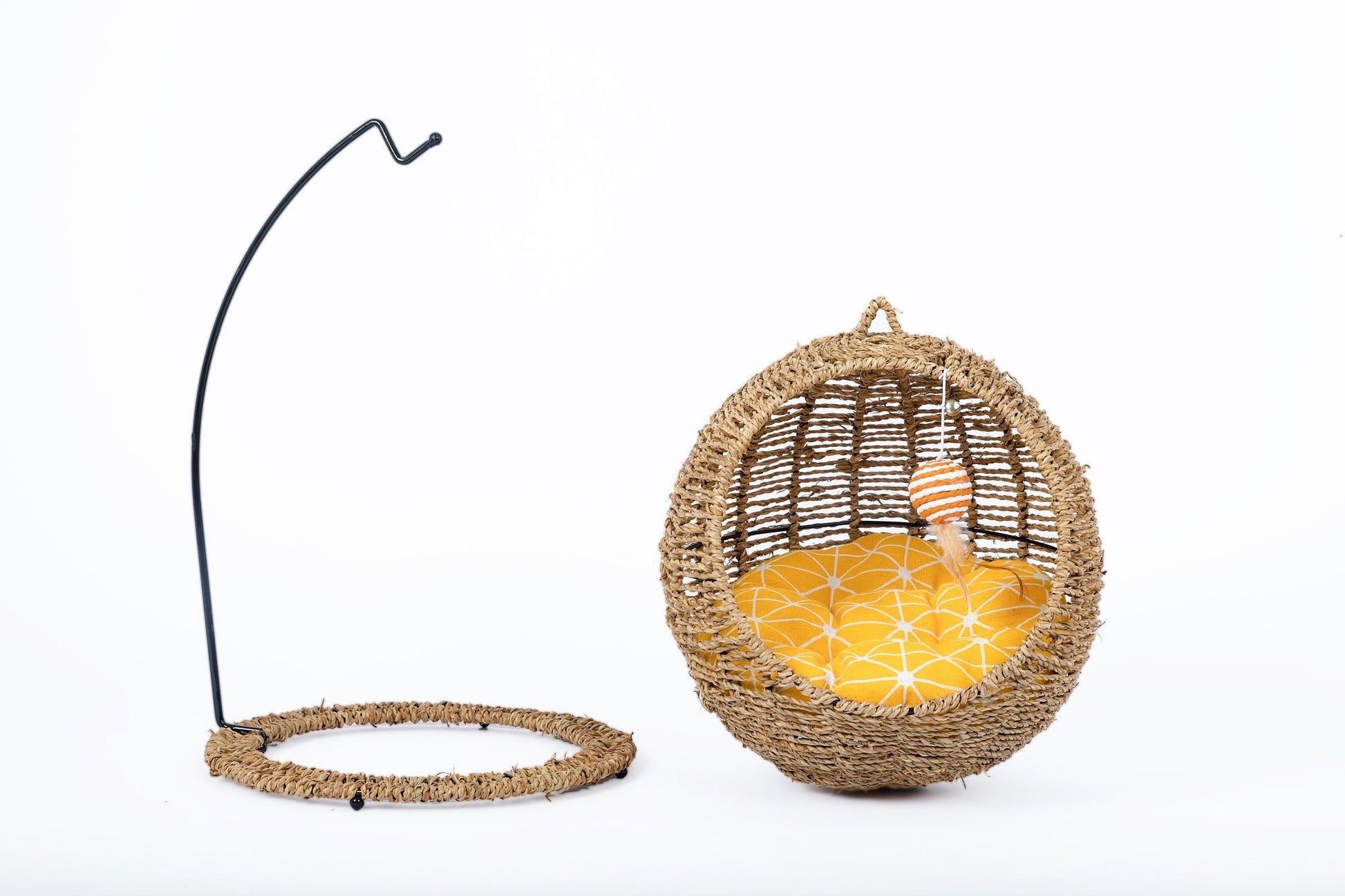 KFX-8119997 Woven Round Cat Litter Bed Hanging Basket for Small and Large Cats