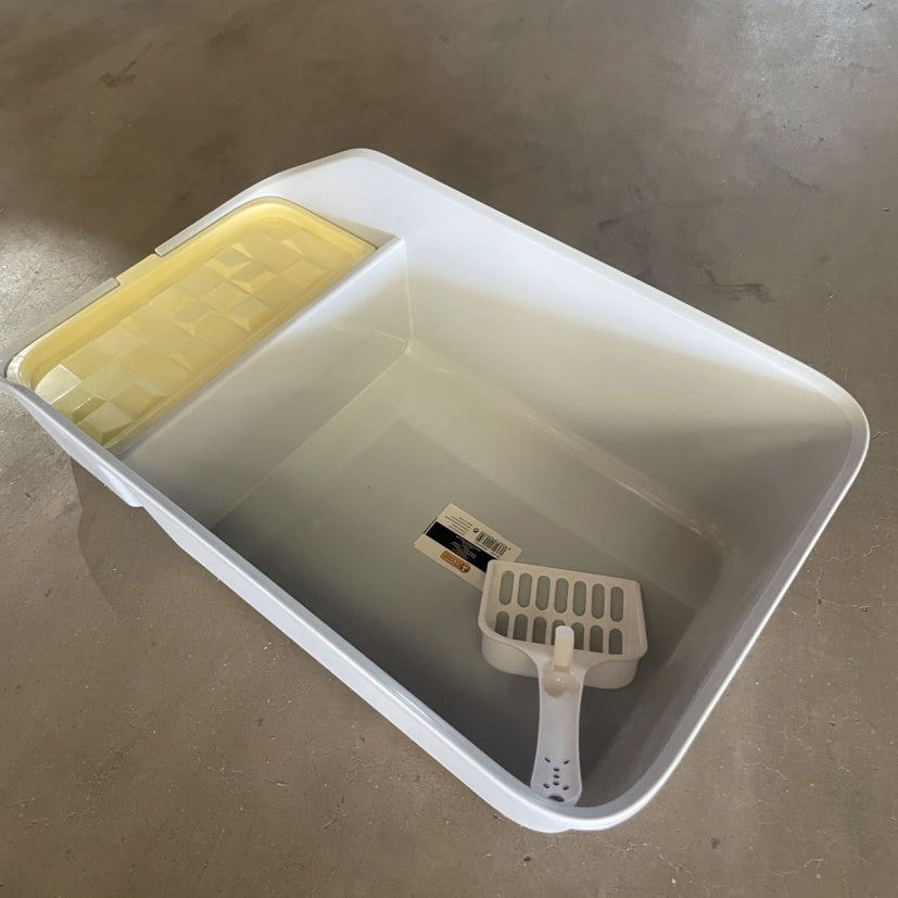 KFX-8165693 Compact Square Cat Litter Box for Convenient and Clean Pet Care