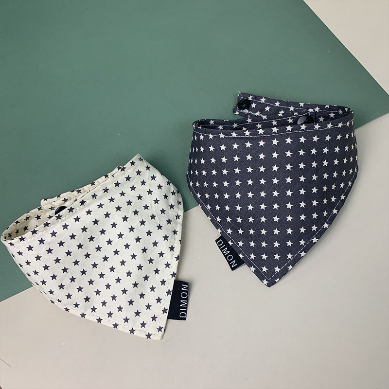 KFX-8206141 Cotton Triangle Pet Scarf with Five-Pointed Star Pattern in White and Grey, Available in Small and Medium Sizes