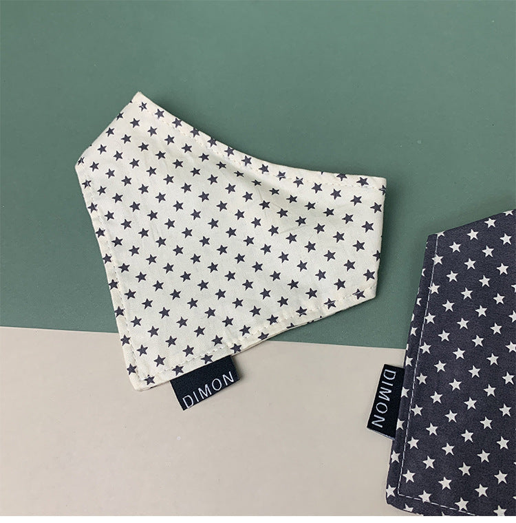 KFX-8206141 Cotton Triangle Pet Scarf with Five-Pointed Star Pattern in White and Grey, Available in Small and Medium Sizes