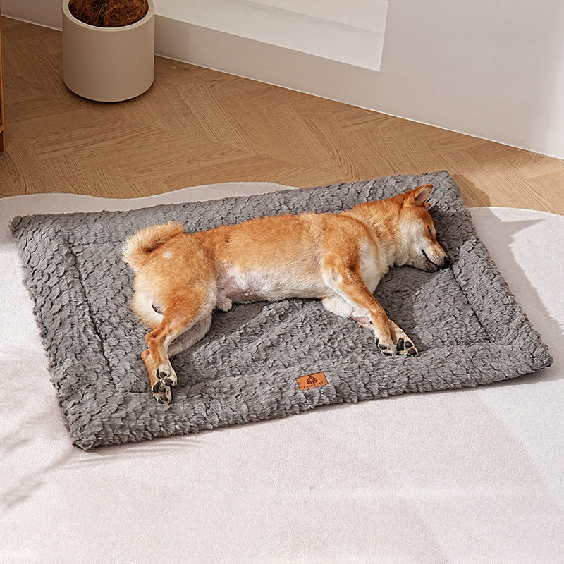 KFX-8254653 Cozy Wool Dog Cushion with Fish Scale Pattern, Warm Sleeping Pad for Autumn and Winter