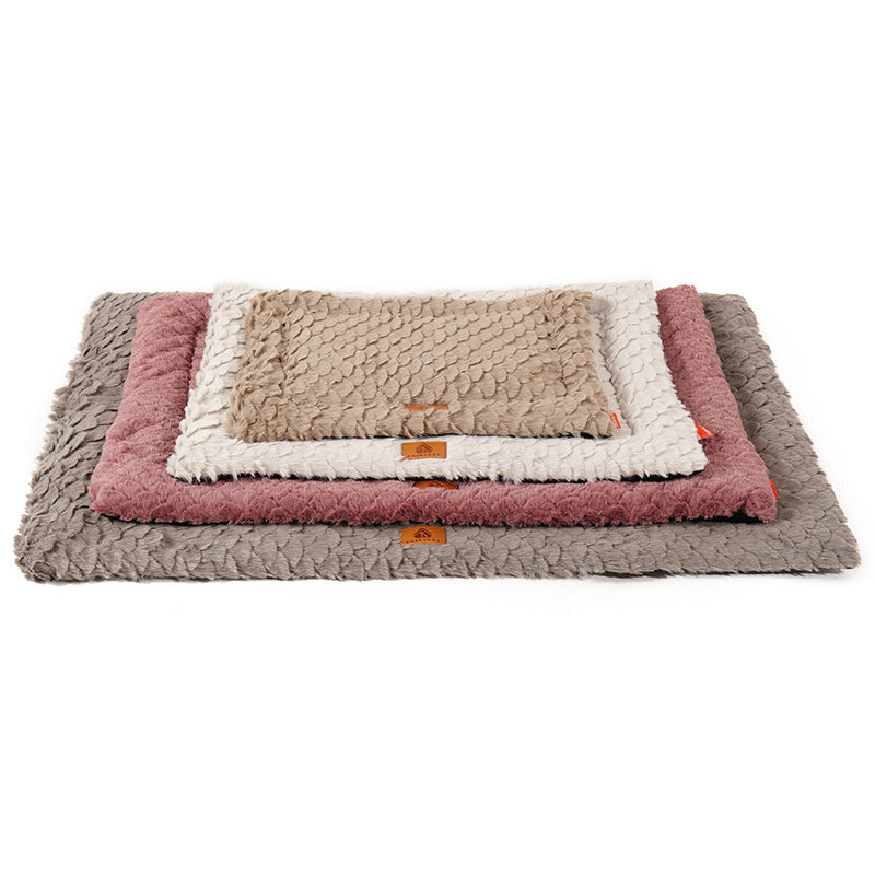 KFX-8254653 Cozy Wool Dog Cushion with Fish Scale Pattern, Warm Sleeping Pad for Autumn and Winter
