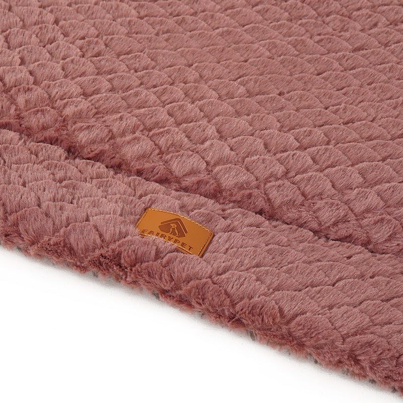 KFX-8254653 Cozy Wool Dog Cushion with Fish Scale Pattern, Warm Sleeping Pad for Autumn and Winter