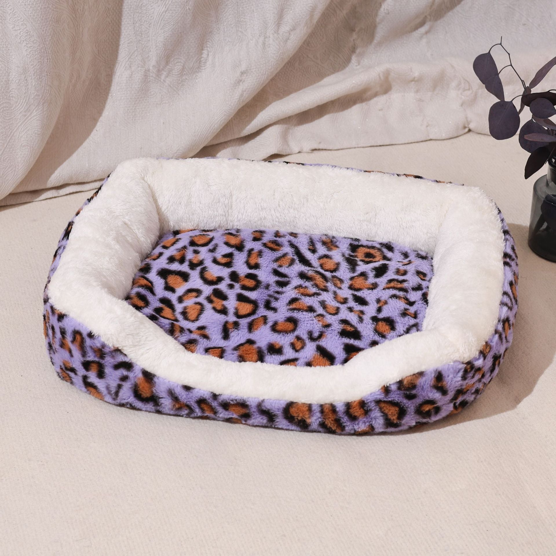 KFX-8261821 Four Seasons Universal Warm Thickened Pet Bed for Cats and Dogs in Leopard Print