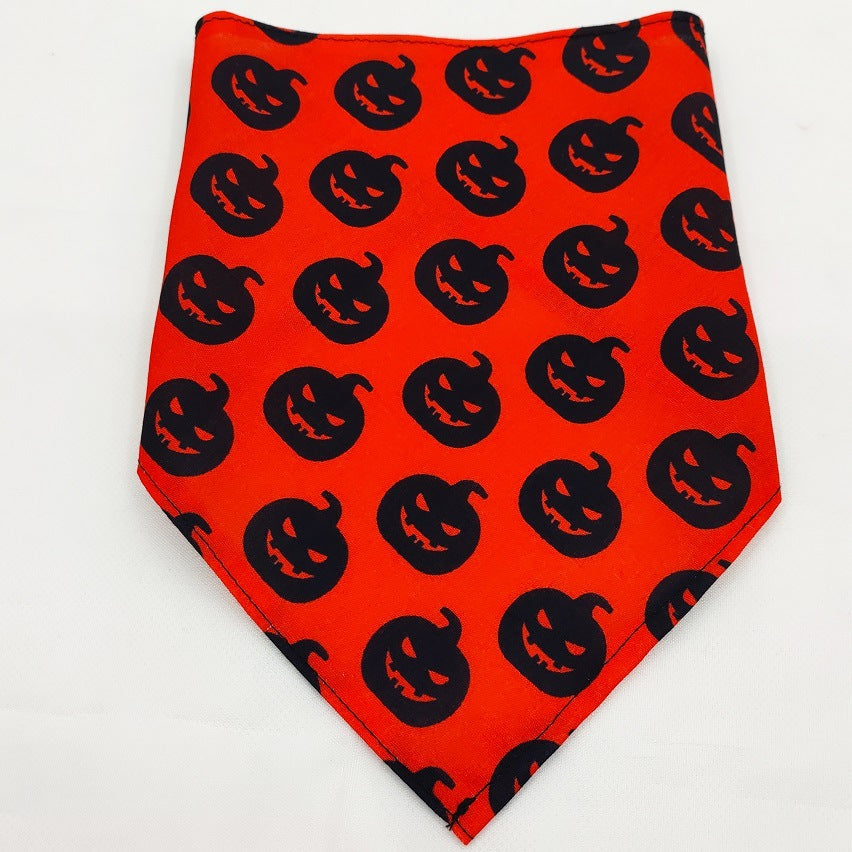 KFX-8271677 Pet Triangle Scarf Towel for Drool Cleanup - Soft Polyester Tie-Dye Design