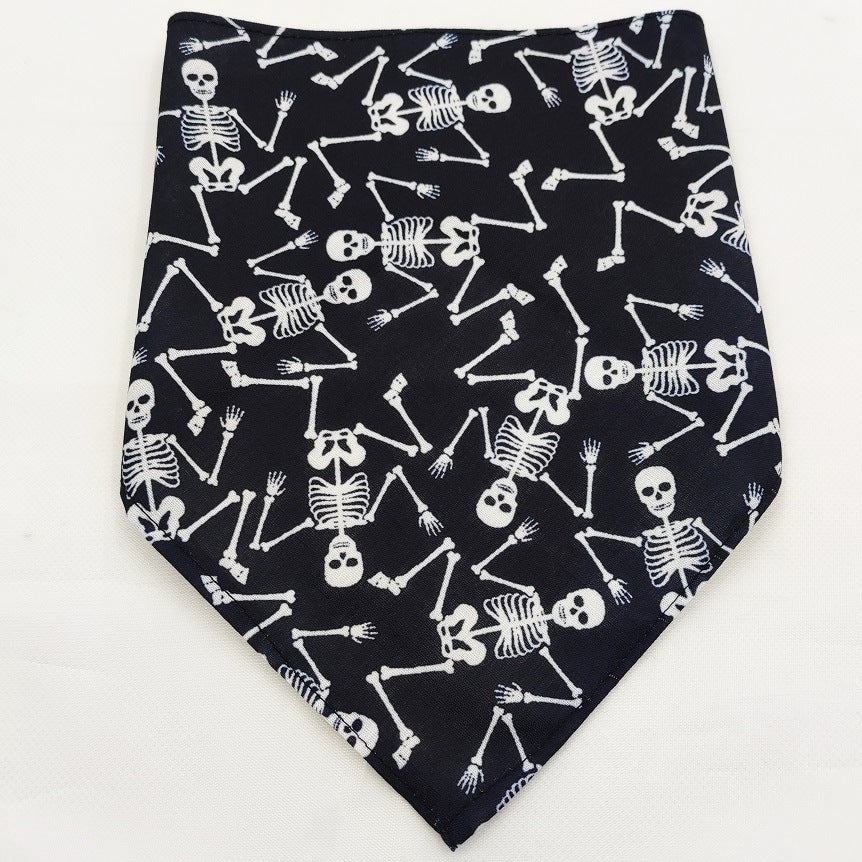 KFX-8271677 Pet Triangle Scarf Towel for Drool Cleanup - Soft Polyester Tie-Dye Design