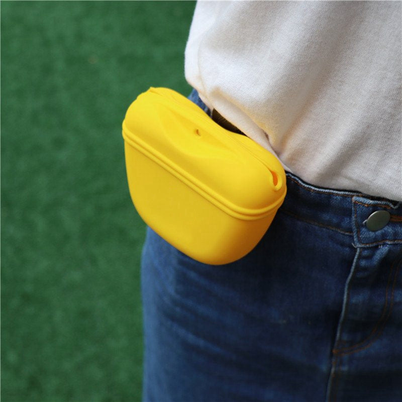 KFX-8309053 Portable Silicone Dog Snack Training Bag with Magnetic Closure and Clip - Available in Multiple Colors