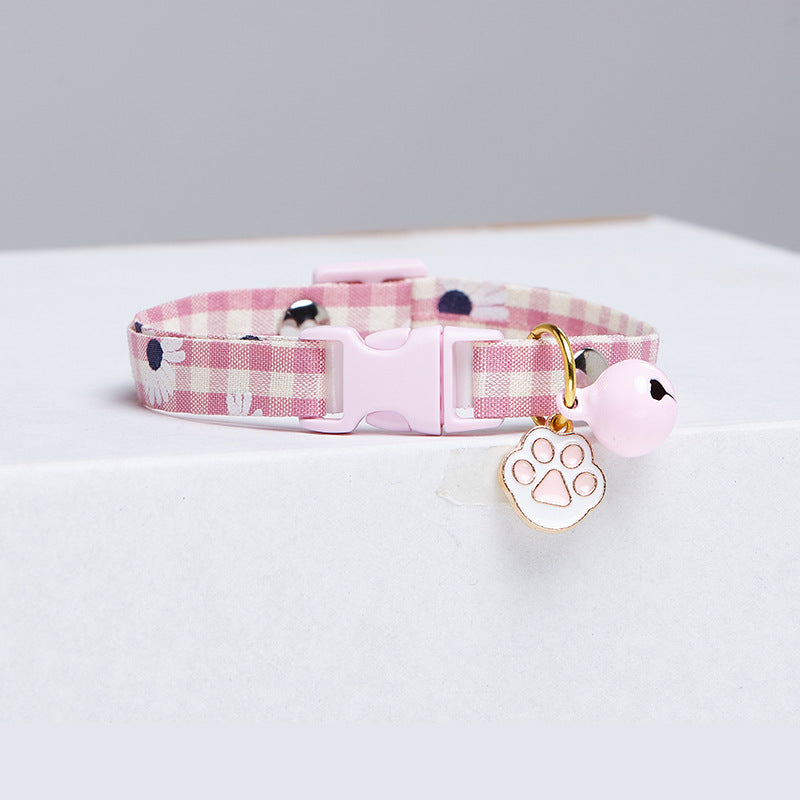 KFX-8314557 Adorable Avocado-Themed Cartoon Cat Pendant Necklace with Daisy Collar Options