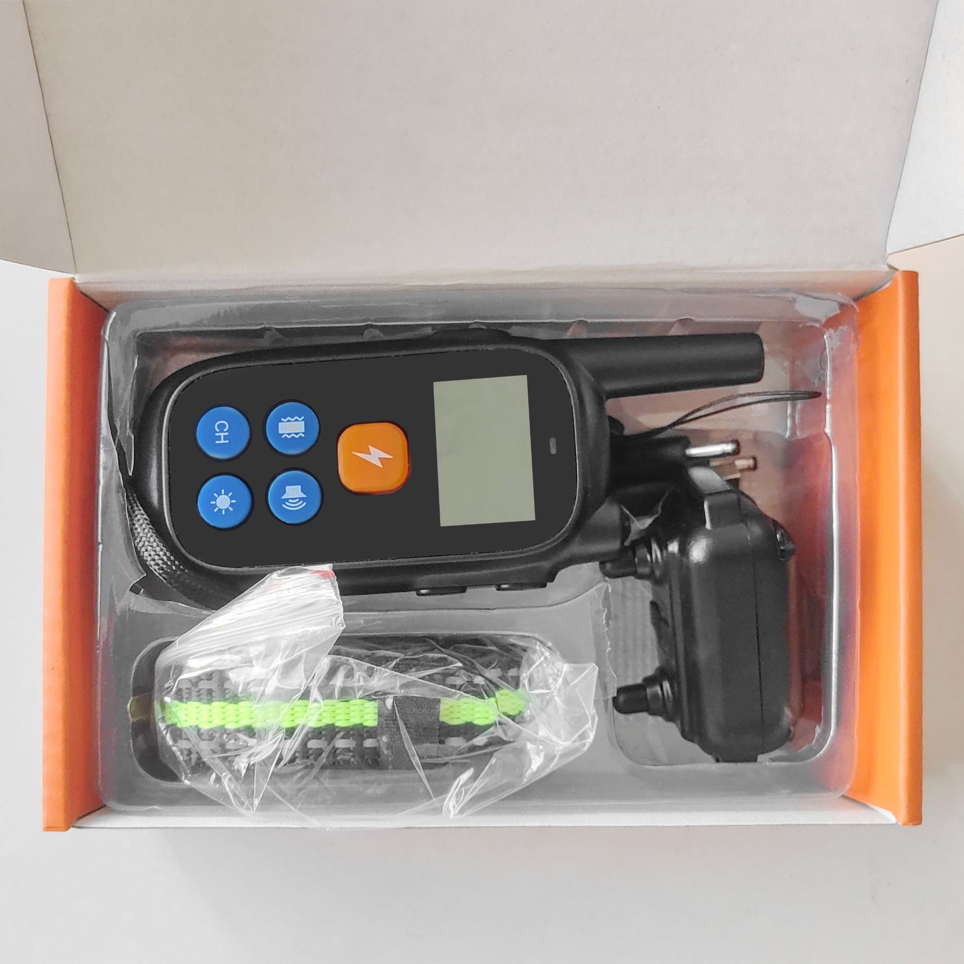 KFX-8334653 Intelligent Waterproof Dog Training Device with Remote Control and Light Feature