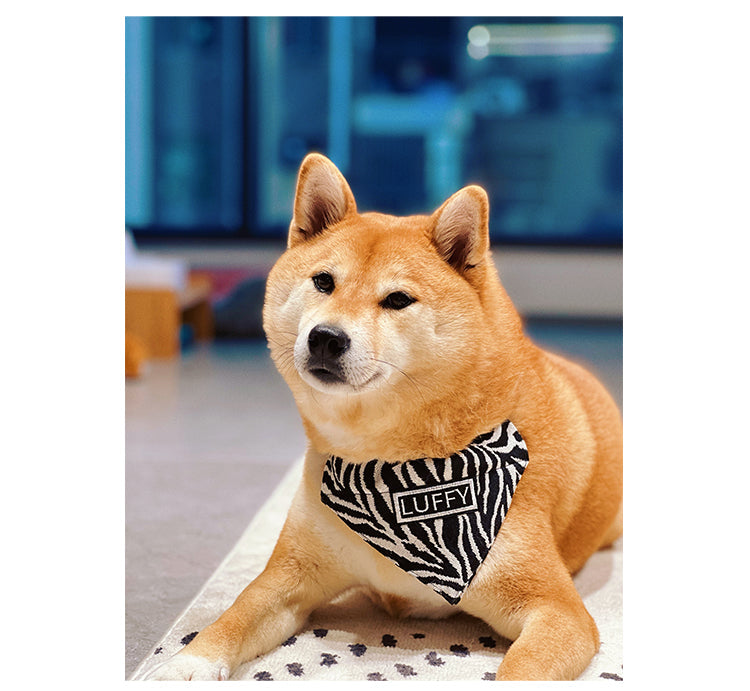 KFX-8335677 Triangle Scarf for Pets - Black and White Herringbone Zebra Pattern, Adjustable Sizes S-XL