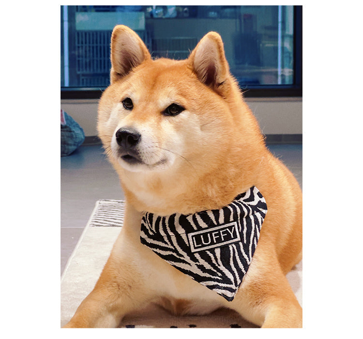KFX-8335677 Triangle Scarf for Pets - Black and White Herringbone Zebra Pattern, Adjustable Sizes S-XL