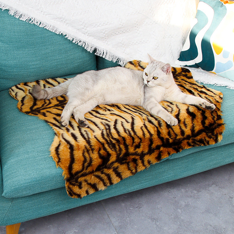 KFX-8341437 Cat Sleeping Mat on Dog Mat – Plush Cloth Cushion, Available in Tiger Skin, Black Fox Skin, Multiple Sizes
