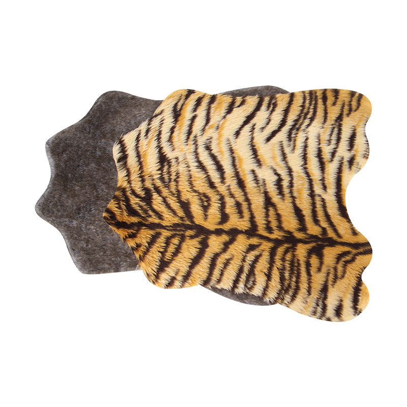 KFX-8341437 Cat Sleeping Mat on Dog Mat – Plush Cloth Cushion, Available in Tiger Skin, Black Fox Skin, Multiple Sizes