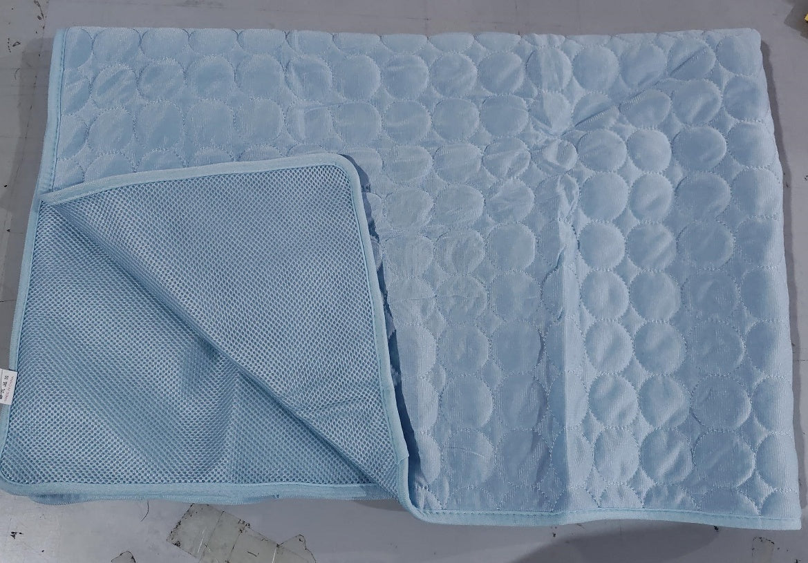 KFX-8379965 Cooling Pet Sleeping Mat Made of Ice Silk and Mesh for Hot Weather