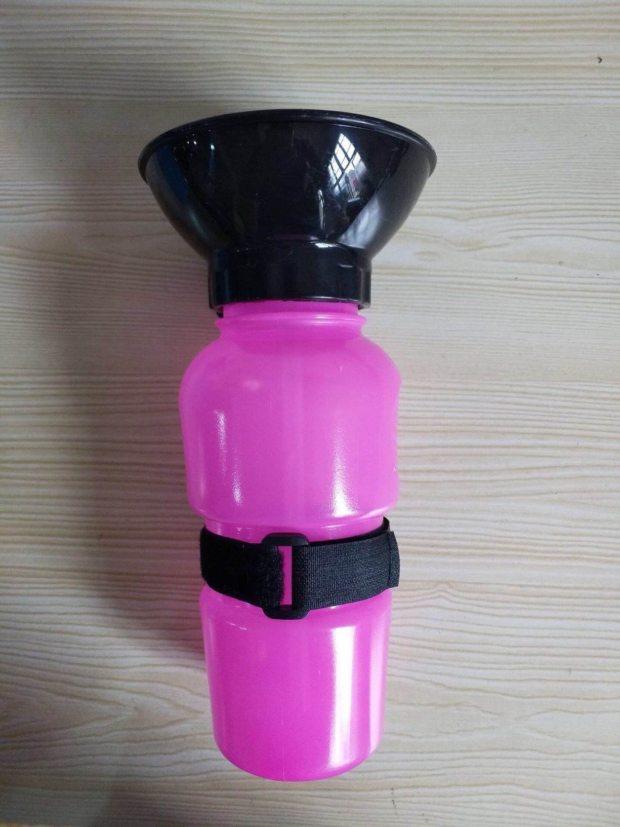 KFX-8389693 Portable Pet Water Bottle with Bowl, 20oz Squeeze Dispenser for Dogs and Cats
