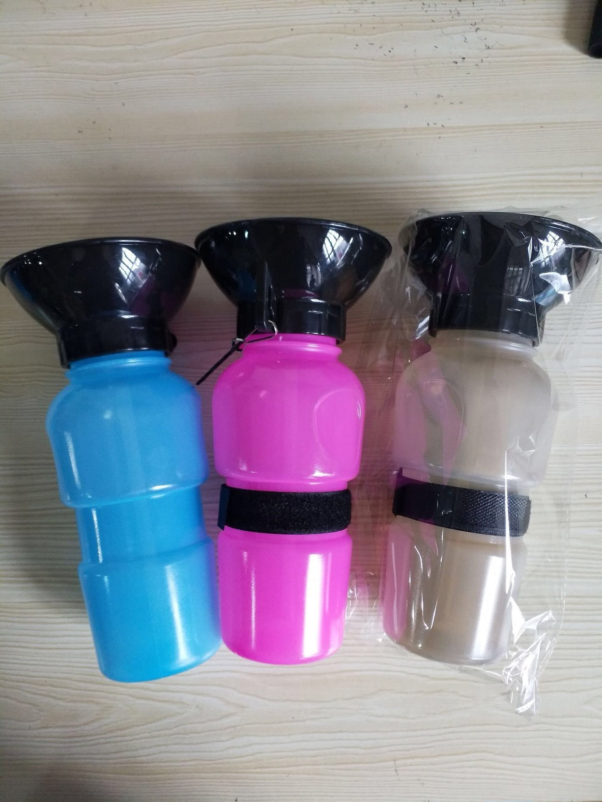 KFX-8389693 Portable Pet Water Bottle with Bowl, 20oz Squeeze Dispenser for Dogs and Cats