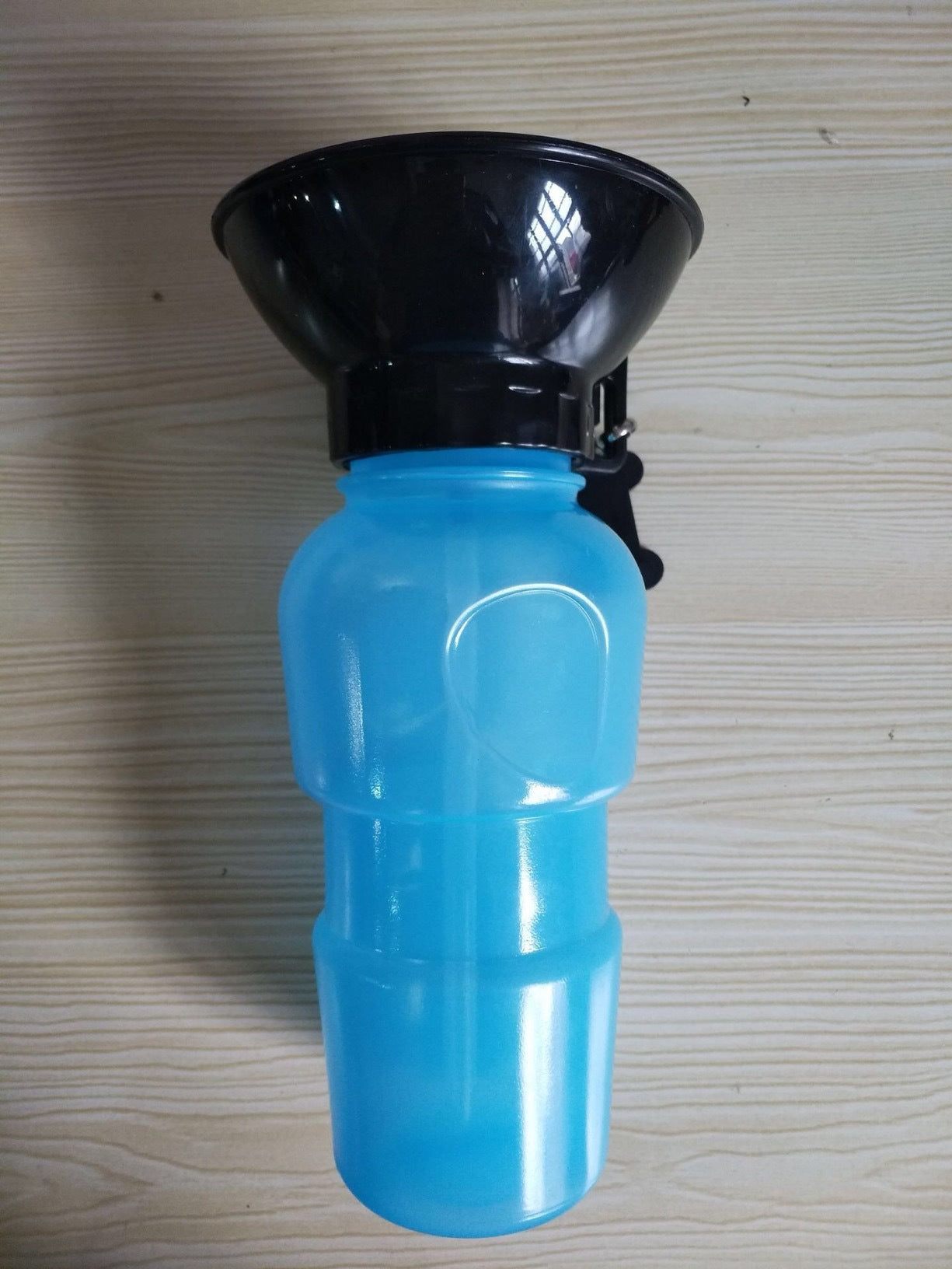 KFX-8389693 Portable Pet Water Bottle with Bowl, 20oz Squeeze Dispenser for Dogs and Cats