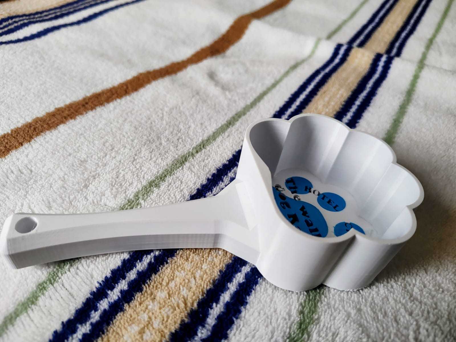KFX-8420413 Cute Cat Paw Design Pet Food Scoop in Multi-Color Options