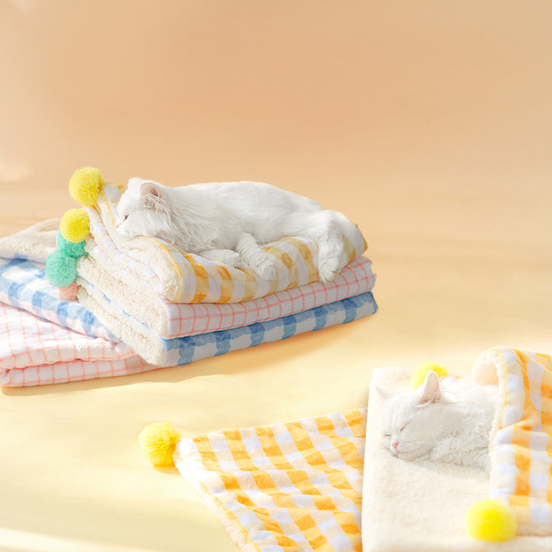 KFX-8473917 Soft Coral Fleece Dog and Cat Blanket - Warm Plush Pad for Cozy Sleeping