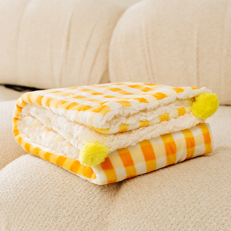 KFX-8473917 Soft Coral Fleece Dog and Cat Blanket - Warm Plush Pad for Cozy Sleeping