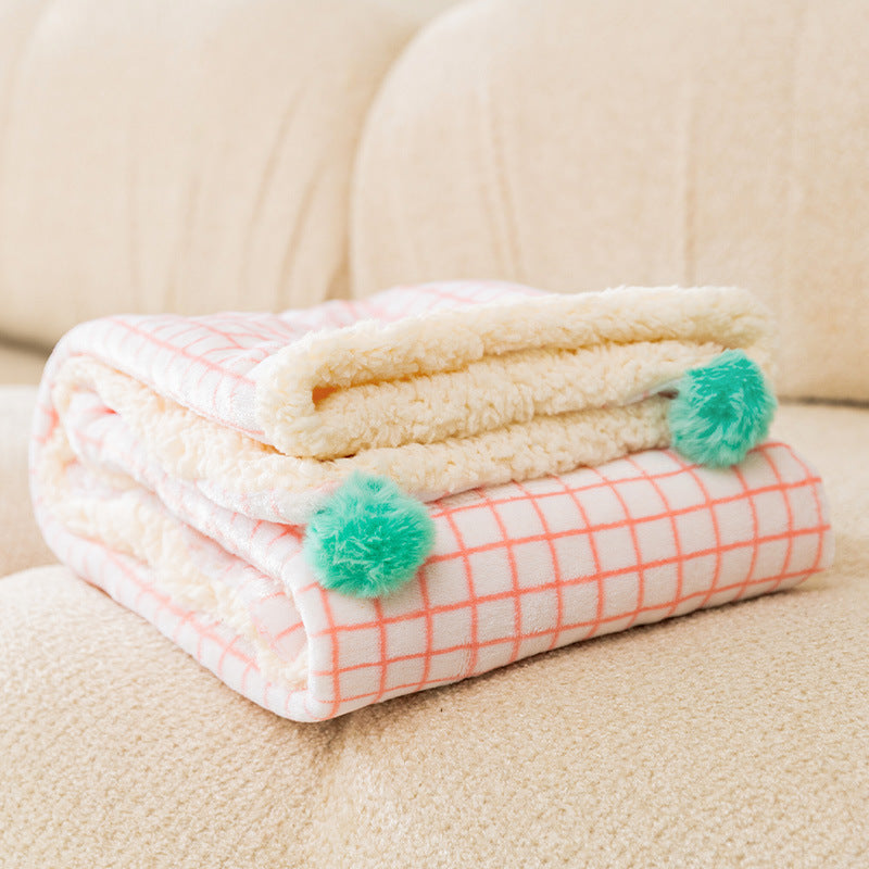 KFX-8473917 Soft Coral Fleece Dog and Cat Blanket - Warm Plush Pad for Cozy Sleeping