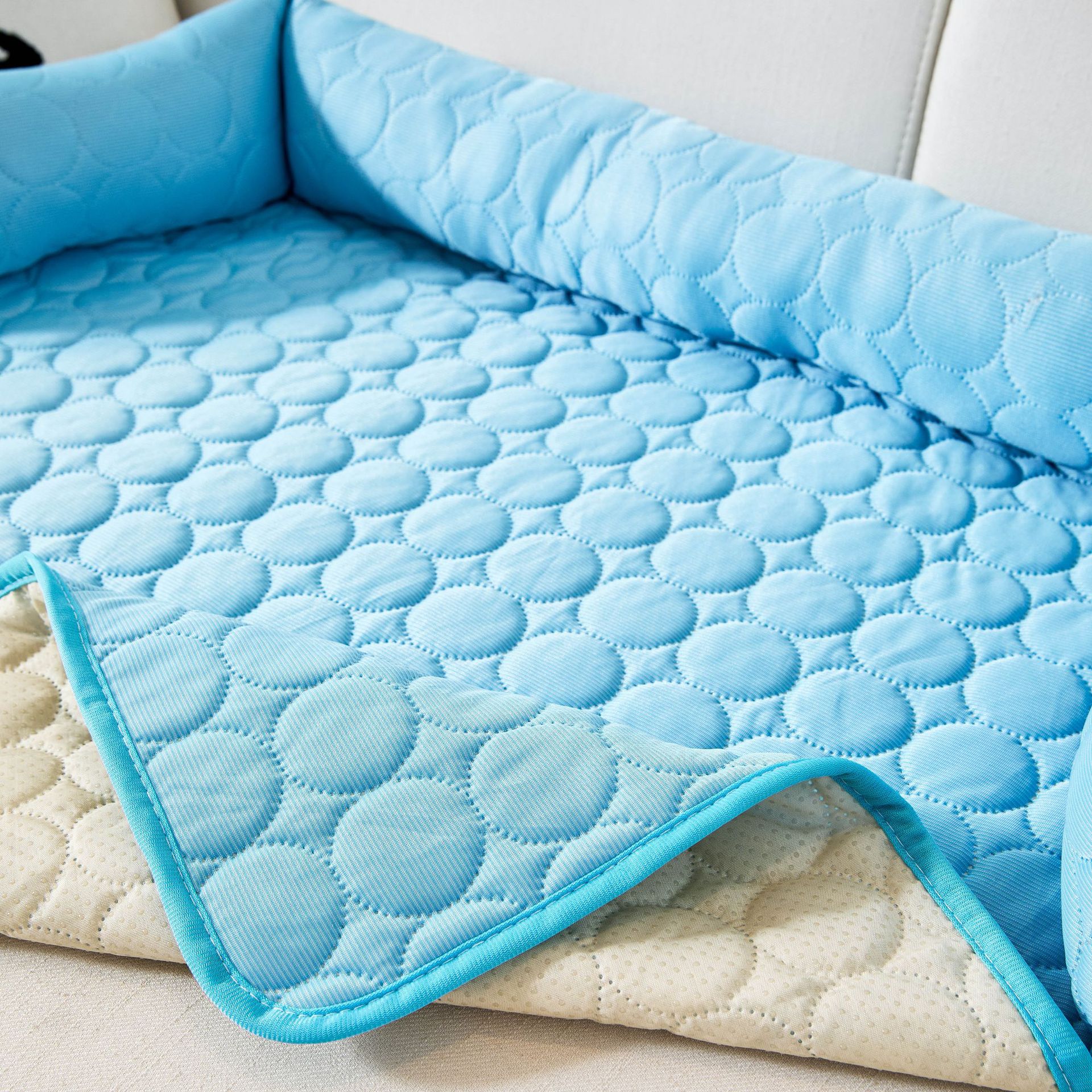 KFX-8484029 Cool Pet Sofa Cushion for Dogs and Cats - Round Shape in Blue, Gray, and Brown, Soft Cloth, 70x70 cm and 90x90 cm Sizes