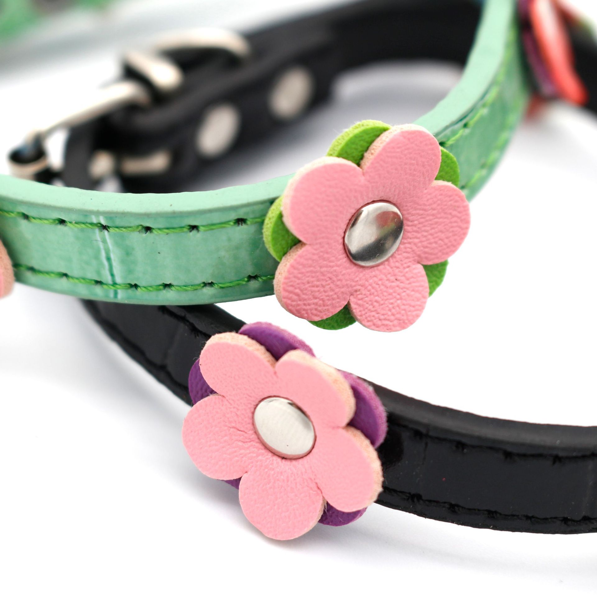 KFX-8615229 Floral Pattern PU Collars for Small Dogs and Cats in Red, Green, Black, and Rose