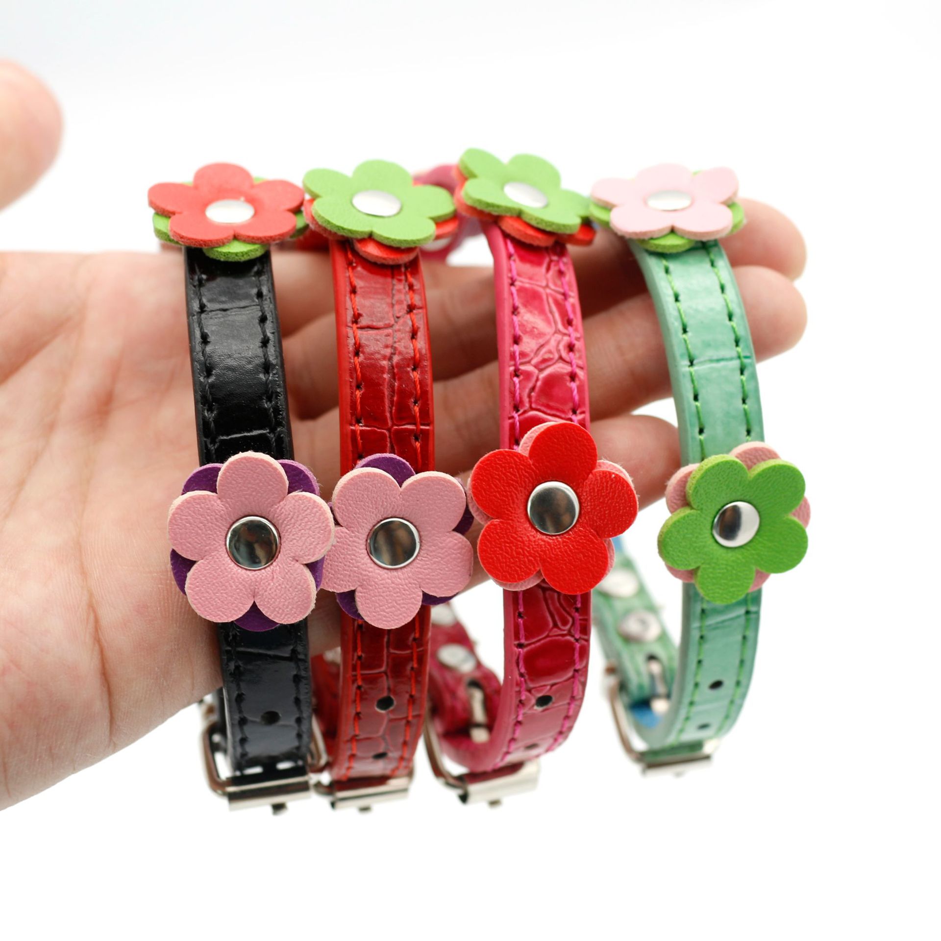 KFX-8615229 Floral Pattern PU Collars for Small Dogs and Cats in Red, Green, Black, and Rose