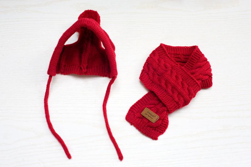 KFX-8618045 Cozy Dog Hat and Scarf Set for Autumn and Winter - Suitable for Small to Medium Breeds