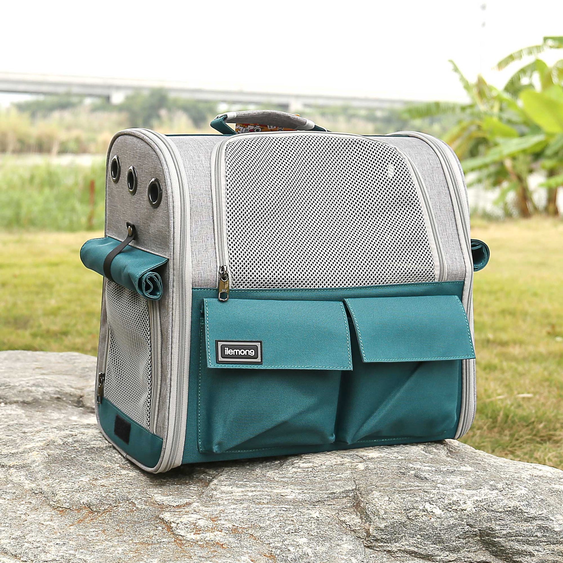 KFX-8647869 Stylish Foldable Soft Pet Carrier with Adjustable Ventilation for Dogs and Cats