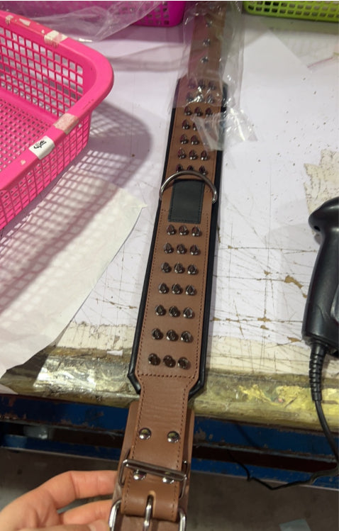 KFX-8681405 Stylish Leather Dog Collar with Rivets in Various Colors and Sizes