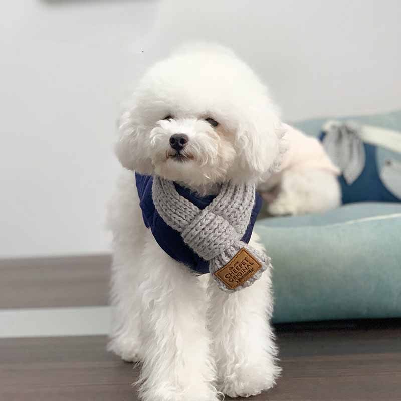 KFX-8724669 Stylish Warm Neckscarf Bandana for Dogs and Cats – Perfect for Winter Festivities